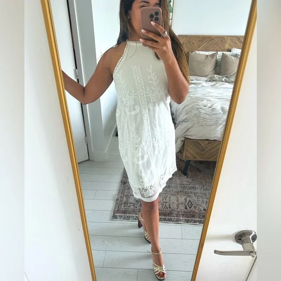 Embroidered Lace Jun Ivy Dress - Picture 1 of 9